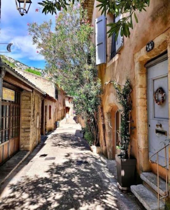 Le St Guilhem Saint-Guilhem-le-Desert